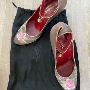 Yves Saint Laurent Taupe Yves Tom Ford "Opium" Lotus Pumps